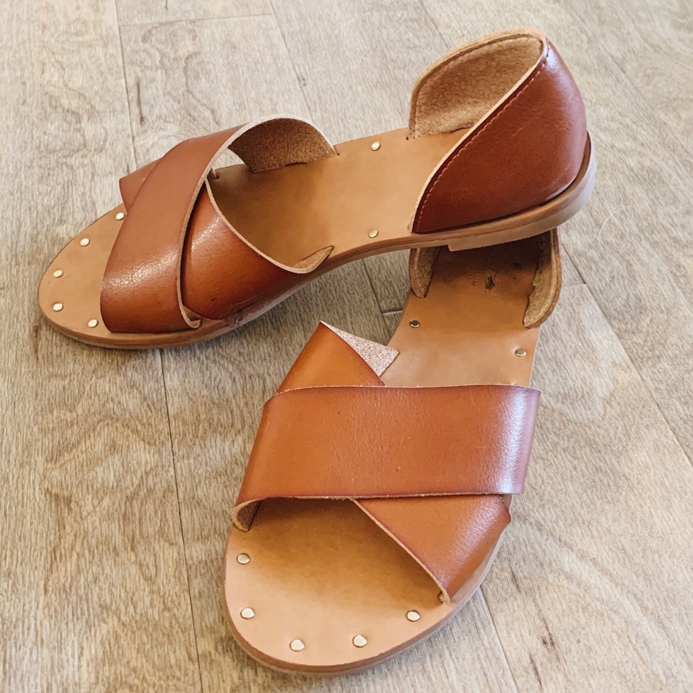 Universal Thread || Cognac Leather Sandals